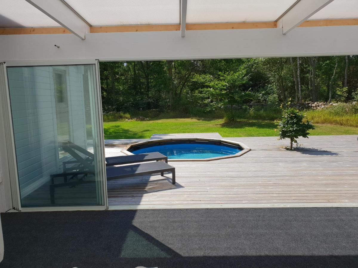Västra Torup Cabin In The Forest With Spa Bath מראה חיצוני תמונה