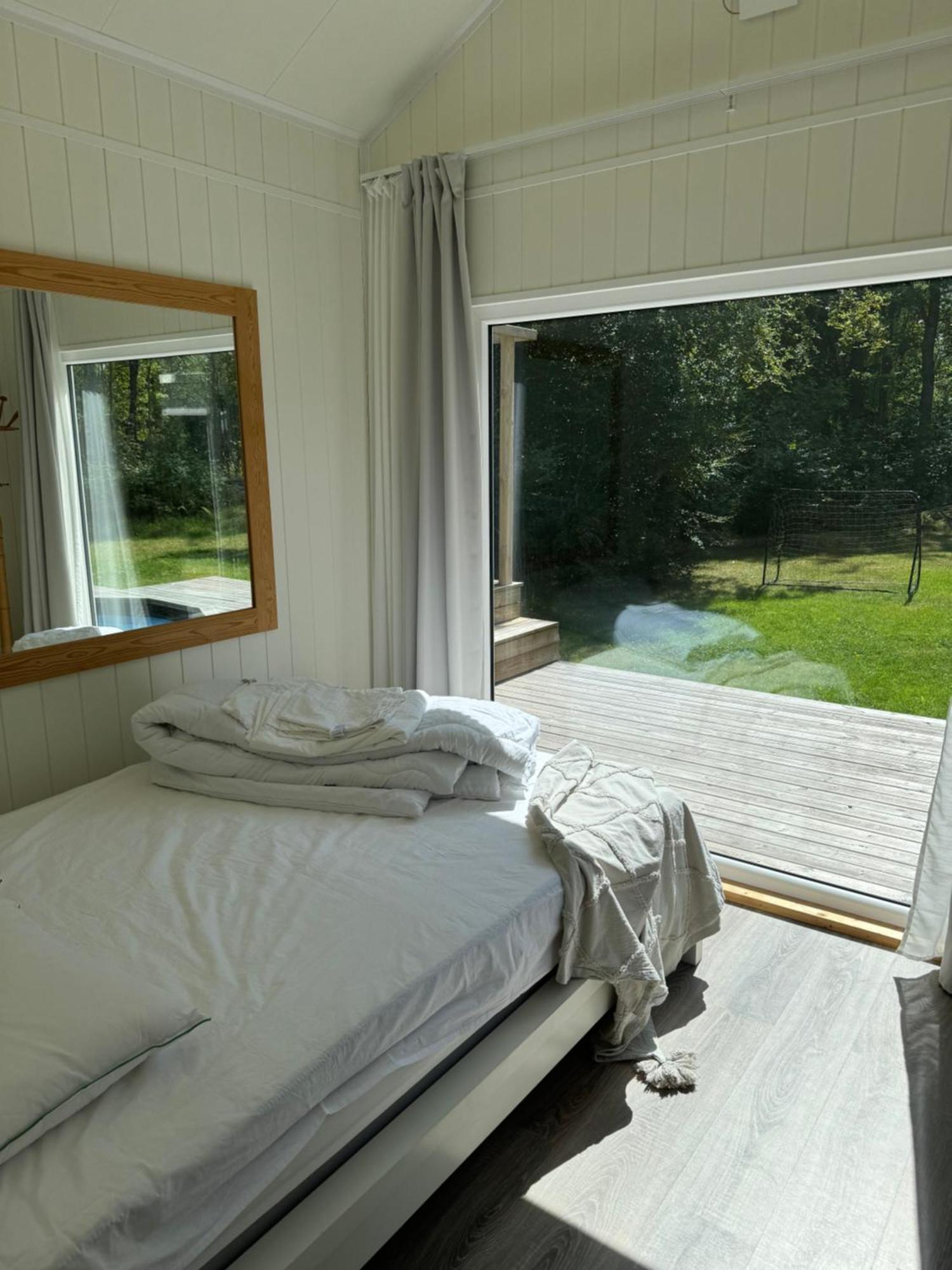 Västra Torup Cabin In The Forest With Spa Bath מראה חיצוני תמונה
